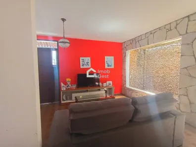 Casa com 3 Quartos à venda, 185m² no Lagoa Nova, Natal