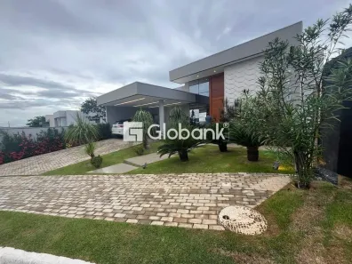 Casa de Condomínio com 3 Quartos à venda, 260m² no Village do Lago I, Montes Claros