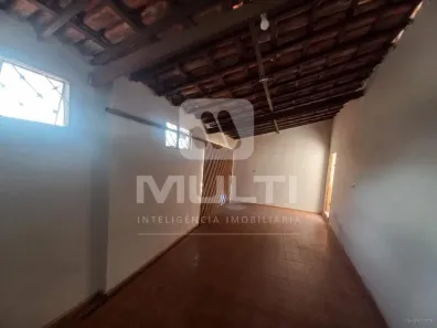 Casa com 2 Quartos para alugar, 120m² no Presidente Roosevelt, Uberlândia