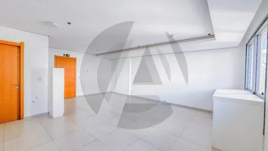Sala Comercial à venda, 44m² no Três Figueiras, Porto Alegre