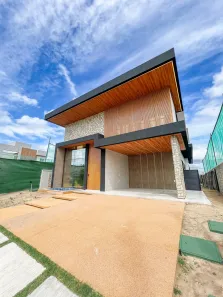 Sobrado com 5 Quartos à venda, 373m² no Cidade Alpha, Eusébio