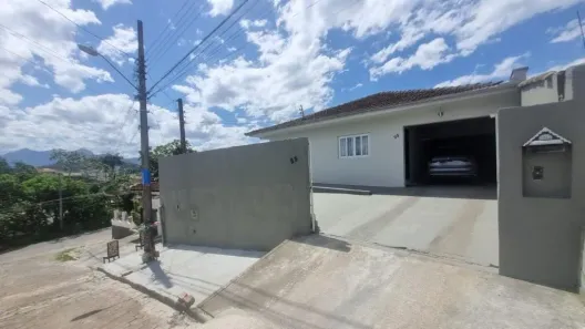 Casa com 3 Quartos à venda, 138m² no Costa e Silva, Joinville
