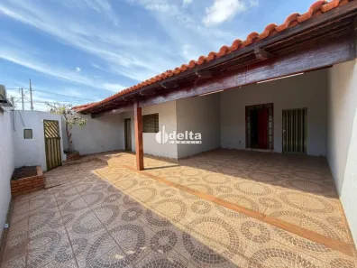 Casa com 4 Quartos para alugar, 165m² no Planalto, Uberlândia