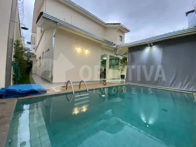 Casa com 4 Quartos à venda, 220m² no Jardim Patrícia, Uberlândia