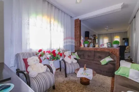 Sobrado com 5 Quartos à venda, 227m² no Amizade, Araçatuba