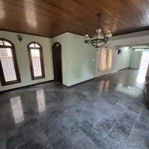 Sobrado com 4 Quartos à venda, 351m² no Embaré, Santos