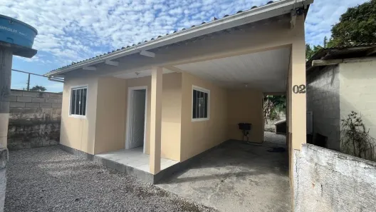 Casa com 2 Quartos para alugar, 40m² no Bom Viver, Biguaçu