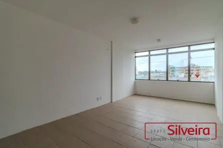 Sala Comercial à venda, 48m² no São Geraldo, Porto Alegre