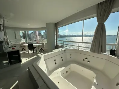 Apartamento com 3 Quartos à venda, 200m² no Centro, Balneário Camboriú