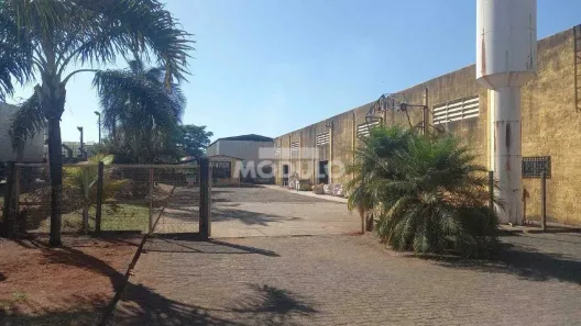 Galpão/Depósito/Armazém à venda, 1200m² no Distrito Industrial, Uberlândia