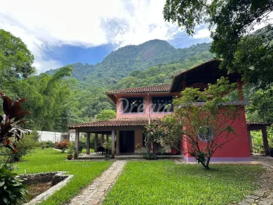 Casa com 6 Quartos à venda, 672m² no Centro, Guapimirim