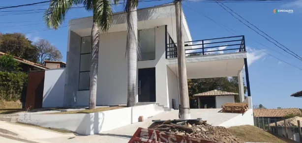 Casa de Condomínio com 3 Quartos para alugar, 412m² no Barreiro do Amaral, Santa Luzia