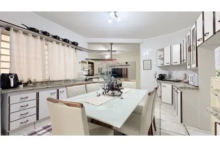 Casa com 3 Quartos à venda, 400m² no Centro, Andradina