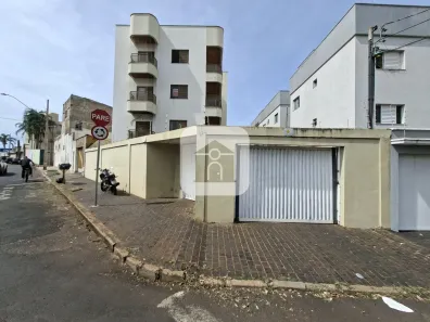 Apartamento com 3 Quartos para alugar, 110m² no Santa Mônica, Uberlândia