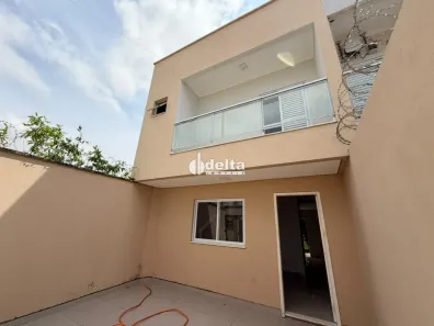 Casa com 2 Quartos à venda, 90m² no Laranjeiras, Uberlândia