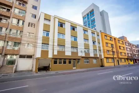 Apartamento com 3 Quartos para alugar, 140m² no Centro, Curitiba