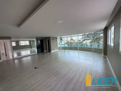 Apartamento com 3 Quartos para alugar, 170m² no Osvaldo Rezende, Uberlândia
