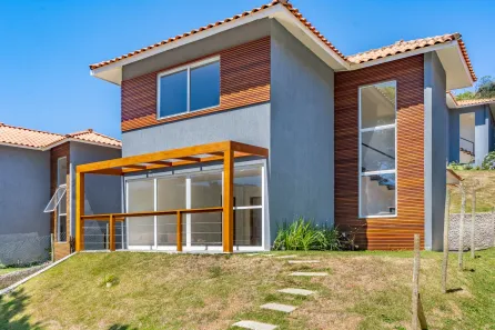 Casa de Condomínio com 2 Quartos à venda, 104m² no Bonsucesso, Petrópolis