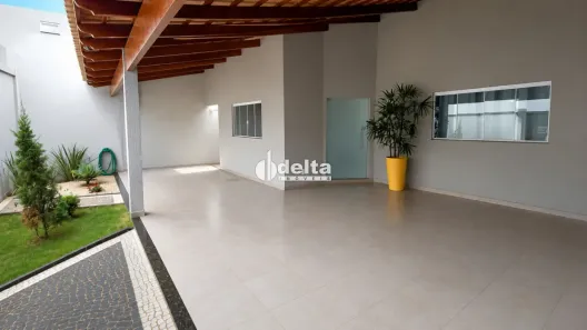 Casa com 3 Quartos à venda, 200m² no Novo Mundo, Uberlândia