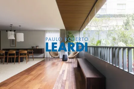 Apartamento com 3 Quartos à venda, 196m² no Cerqueira César, São Paulo