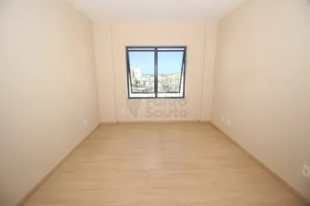 Apartamento com 2 Quartos para alugar, 76m² no Centro, Pelotas
