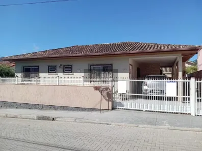 Casa com 3 Quartos à venda, 110m² no Rio Tavares, Florianópolis