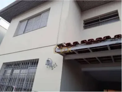 Sobrado com 3 Quartos para alugar, 166m² no Centro, Taubaté