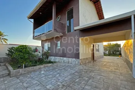 Casa com 3 Quartos à venda, 170m² no Estância Balneária Maria Helena Novaes, Peruíbe