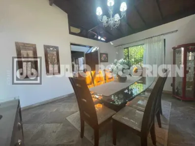 Casa com 3 Quartos à venda, 118m² no Pitangueiras, Rio de Janeiro