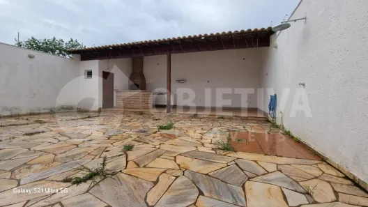 Casa com 3 Quartos à venda, 200m² no Jardim Karaíba, Uberlândia