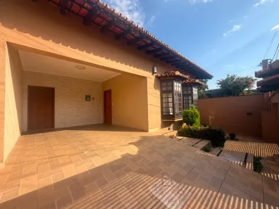 Casa com 3 Quartos para alugar, 250m² no Centro, Jaguariúna