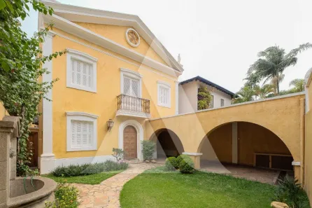 Casa com 3 Quartos para venda ou aluguel, 300m² no Jardim Europa, São Paulo