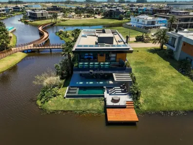Casa de Condomínio com 6 Quartos à venda, 490m² no XANGRI-LÁ, Xangri-lá