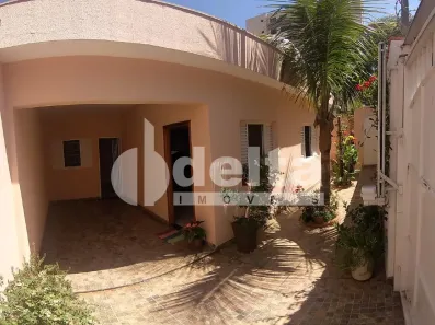 Casa com 3 Quartos à venda, 90m² no Saraiva, Uberlândia