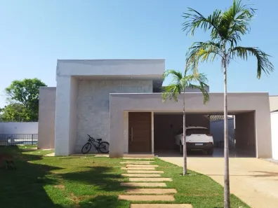 Casa com 3 Quartos à venda, 218m² no Plano Diretor Sul, Palmas