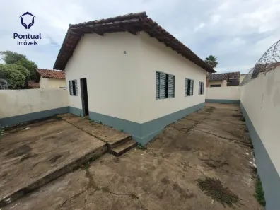 Casa com 3 Quartos para alugar, 70m² no Pacaembu, Uberlândia