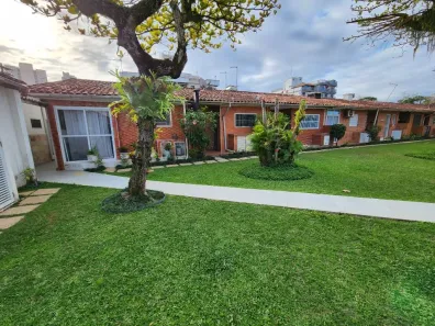 Casa de Condomínio com 2 Quartos à venda, 57m² no Loteamento João Batista Julião, Guarujá