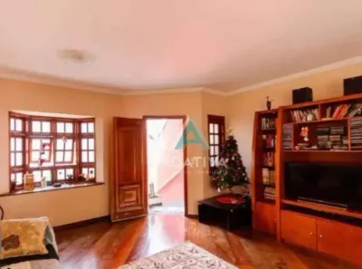 Sobrado com 3 Quartos para alugar, 327m² no Vila Metalúrgica, Santo André
