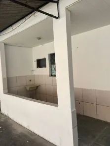 Casa com 1 Quarto para alugar, 30m² no Santa Cruz, Rio de Janeiro