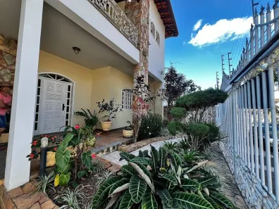 Casa com 6 Quartos para alugar, 400m² no Candelária, Belo Horizonte