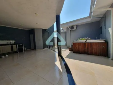 Casa com 3 Quartos para alugar, 170m² no Parque Residencial Nazaré, Botucatu