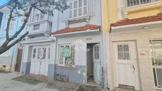 Casa com 4 Quartos à venda, 216m² no Floresta, Porto Alegre