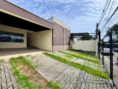Casa com 5 Quartos para venda ou aluguel, 250m² no Nossa Senhora das Graças, Manaus