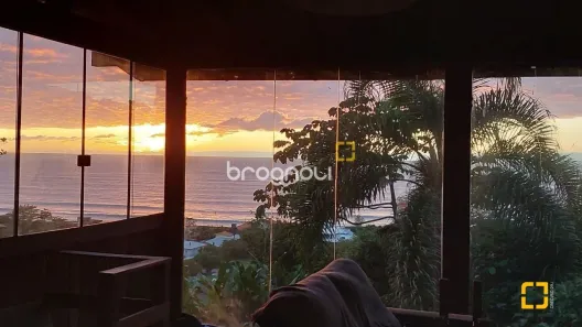 Casa com 3 Quartos à venda, 180m² no Armação do Pântano do Sul, Florianópolis