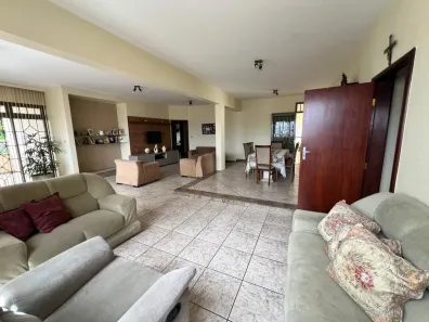 Casa com 4 Quartos à venda, 338m² no Santa Mônica, Uberlândia