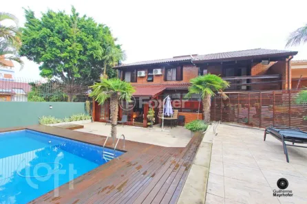 Casa com 3 Quartos à venda, 330m² no Jardim Itu, Porto Alegre