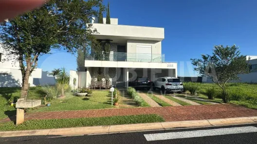 Casa de Condomínio com 4 Quartos à venda, 252m² no Shopping Park, Uberlândia