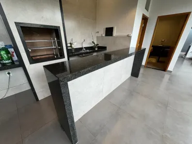 Casa com 3 Quartos à venda, 350m² no Jardim Karaíba, Uberlândia