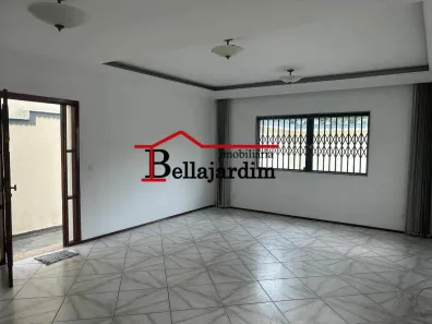 Sobrado com 4 Quartos para alugar, 324m² no Vila Guiomar, Santo André
