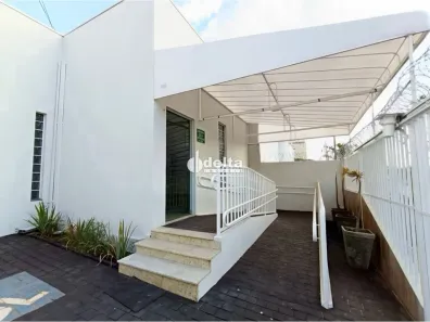 Ponto Comercial com 2 Quartos para alugar, 200m² no Martins, Uberlândia